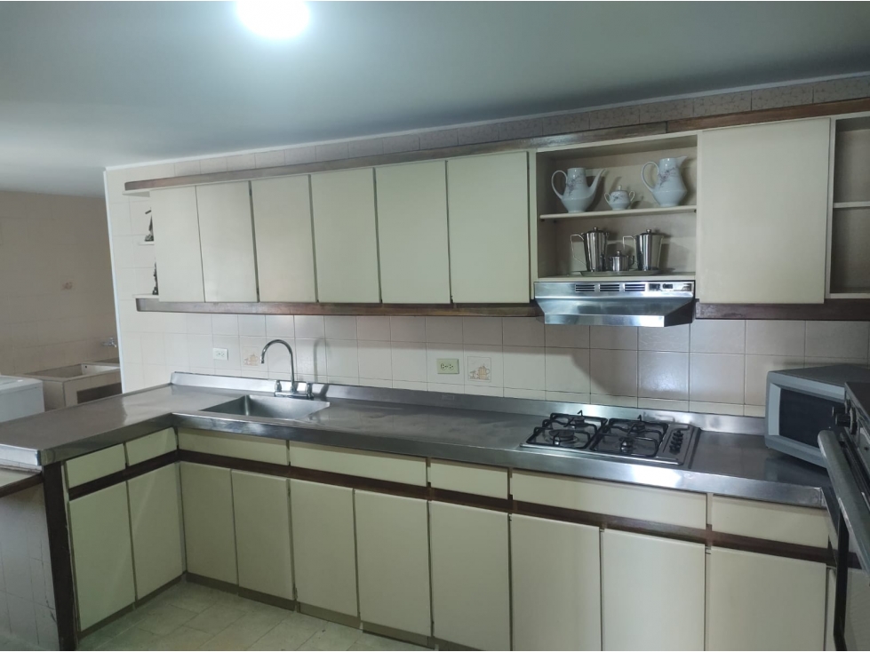 SE VENDE HERMOSO APARTAMENTO CABECERA — foto 4
