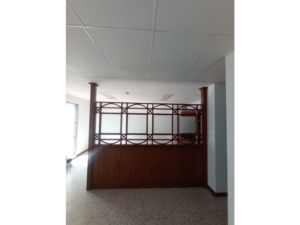 SE ARRIENDA OFICINA CENTRO EMPRESARIAL SURAMERICANA - 4