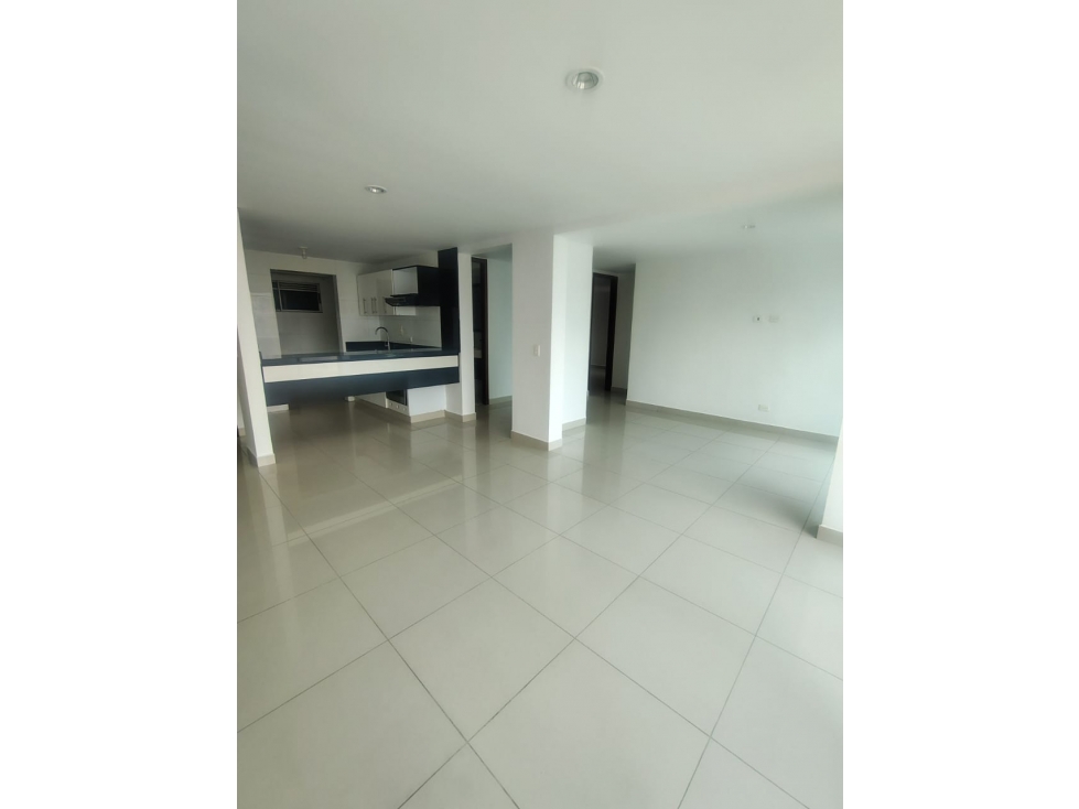 SE ARRIENDA HERMOSO APARTAMENTO MEDITERRANE ROYAL - 4