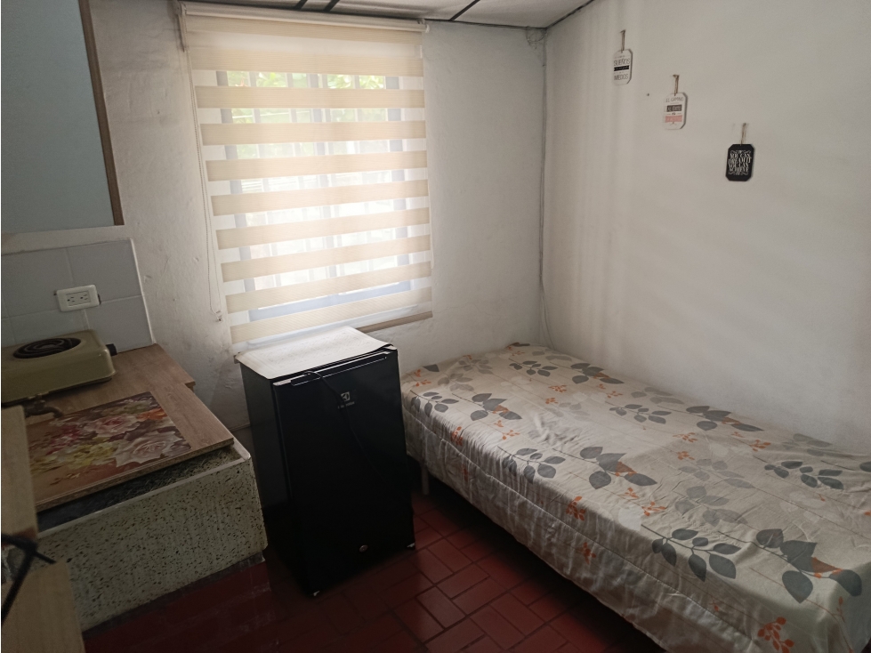 Arriendo aparta-estudio Rivera Guayacanes excelente ubicación G1203