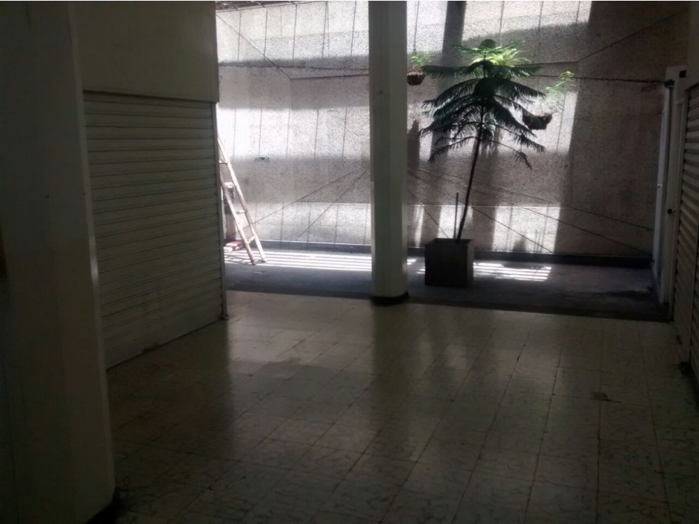 Local Comercial 105 Barrio San Pedro Belleza Plaza — foto 3
