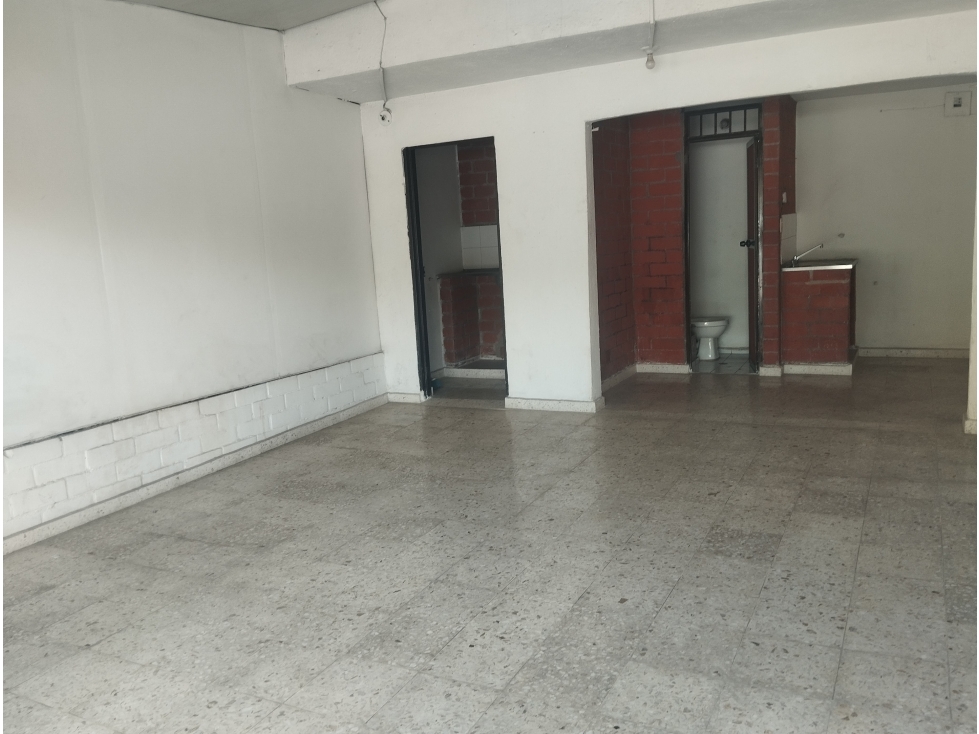 Local #2, 3 Cll 70 Nororiente posibilidad parqueo y vivienda opcional — foto 3