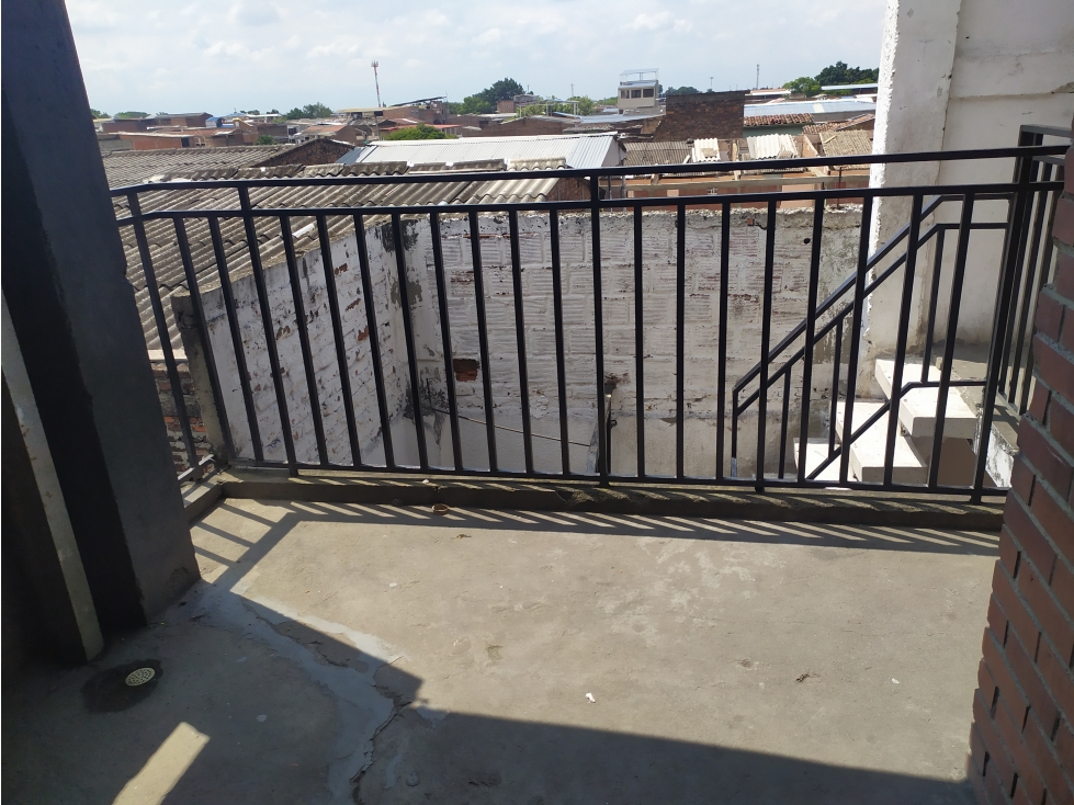 Vendo Edificio frente a santa elena barrio el jardín sobre calle 25 — foto 3