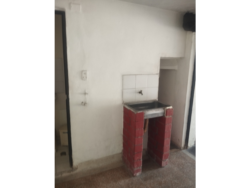 Local comercial #4 Calle 70 Nororiente posibilidad parqueo G2L4 — foto 6