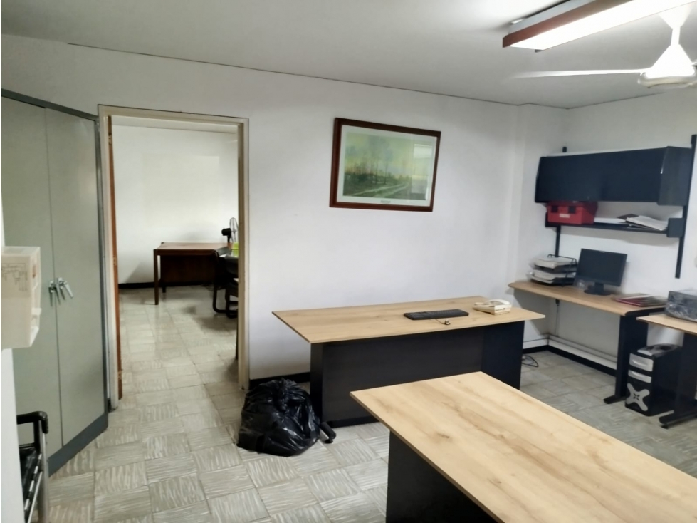 Alquilo Bodega- Oficina sector especializado en Belleza San Pedro — foto 3