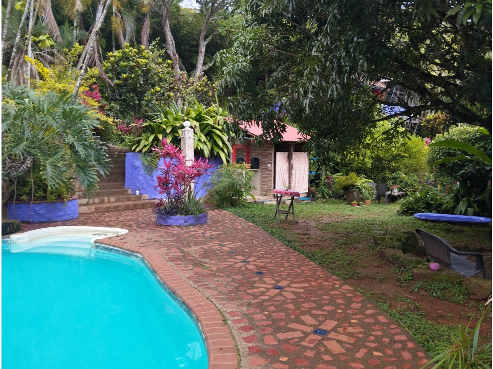 Vendo acogedora casa campestre cerca a Cristo Rey en Cali