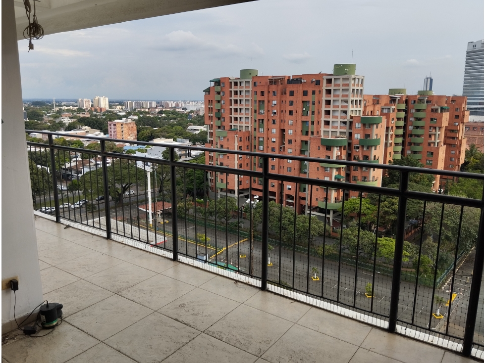 Vendo apartamento PentHouse Dúplex frente a chipichape Norte de Cali