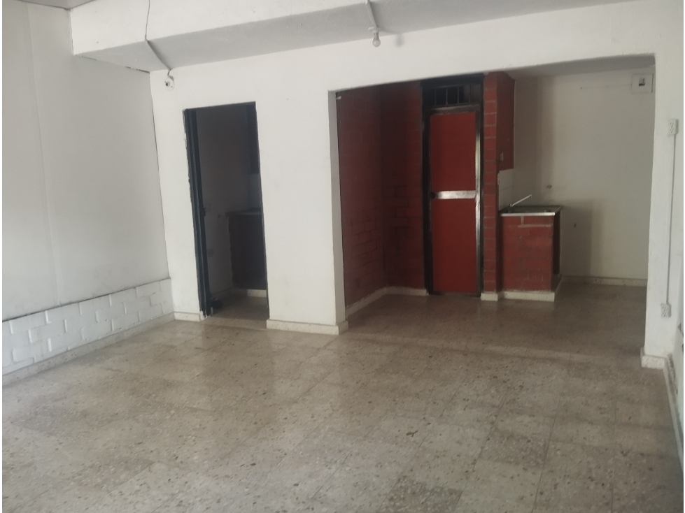 Local #2, 3 Cll 70 Nororiente posibilidad parqueo y vivienda opcional — foto 5