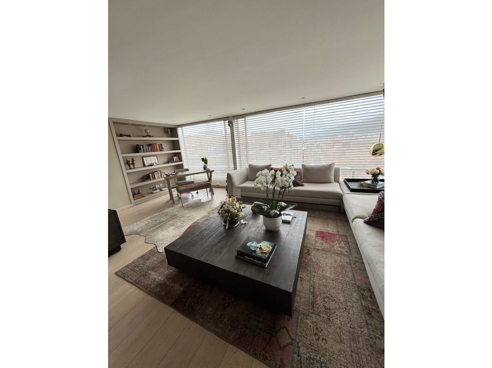 Bogota alquiler apartamento Amoblado en Santa Paula 165.30 mts