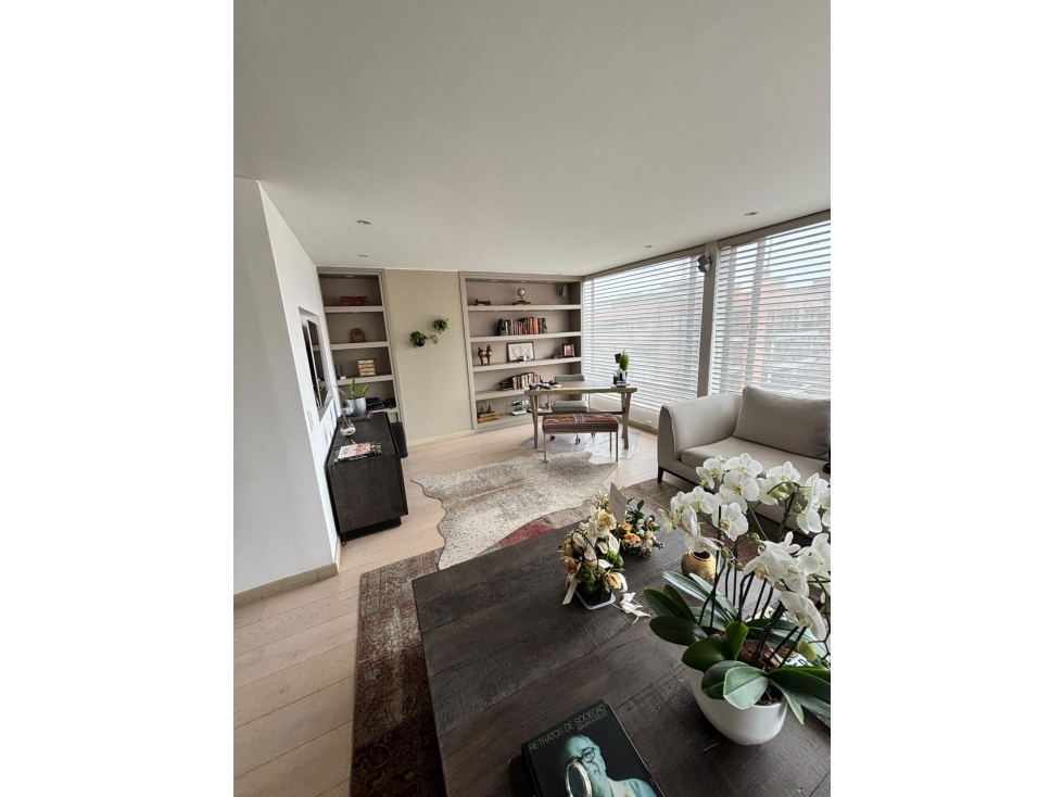 Bogota alquiler apartamento Amoblado en Santa Paula 165.30 mts — foto 3