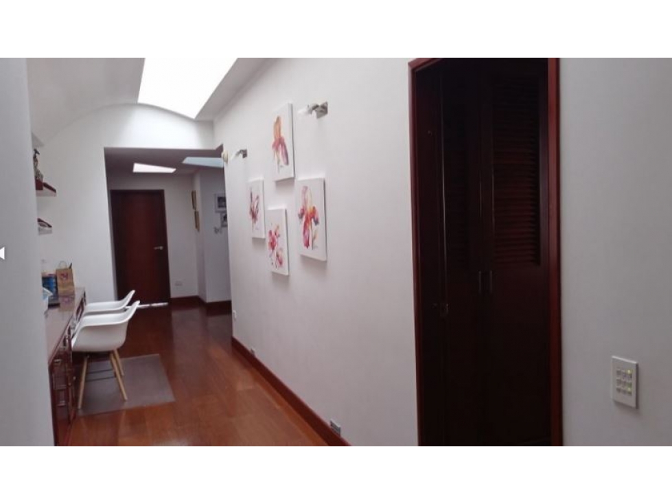 Bogota vendo apartamento penthousse en santa barbara area 472 mts — foto 4