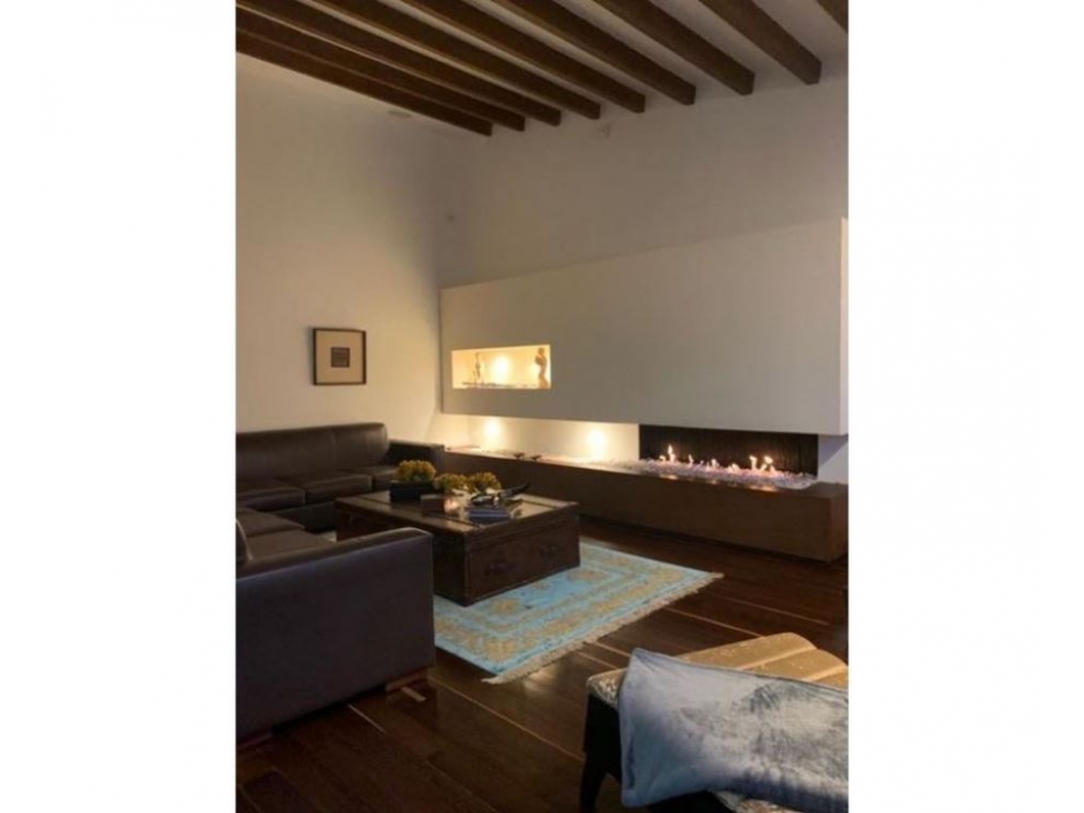 Bogotá, vendo casa en Santa Bárbara alta de 400 metros más jardín — foto 4