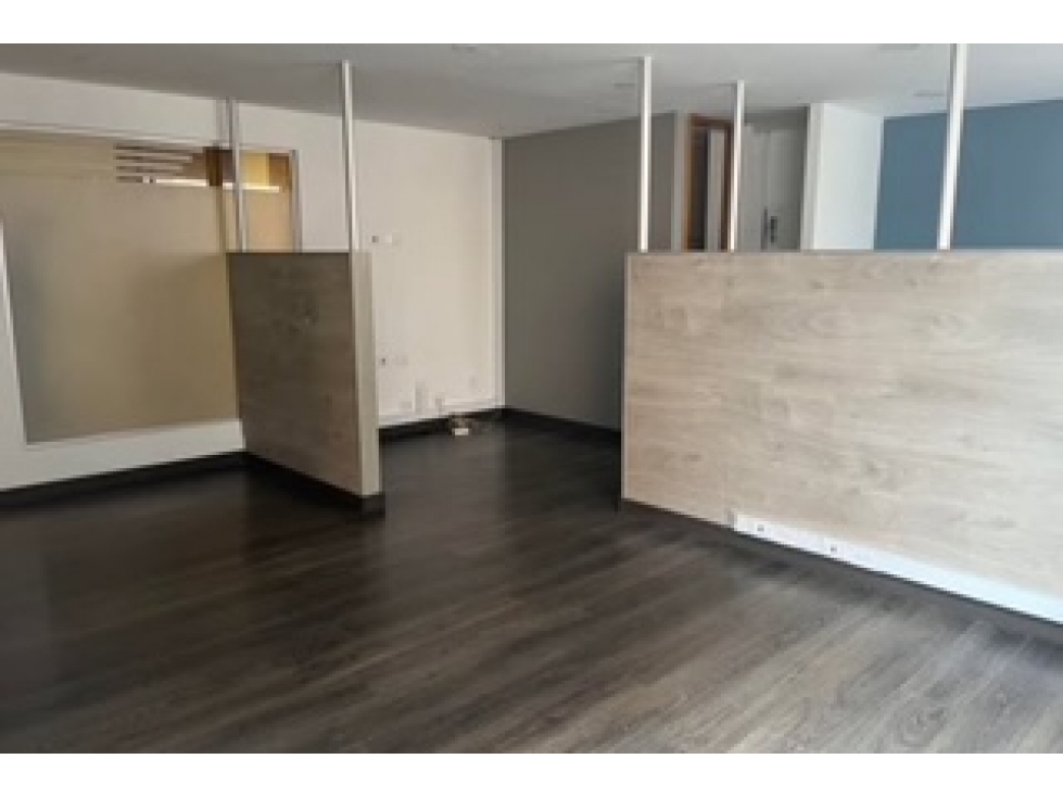 Bogota, venta oficina en santa barbara 37 mts