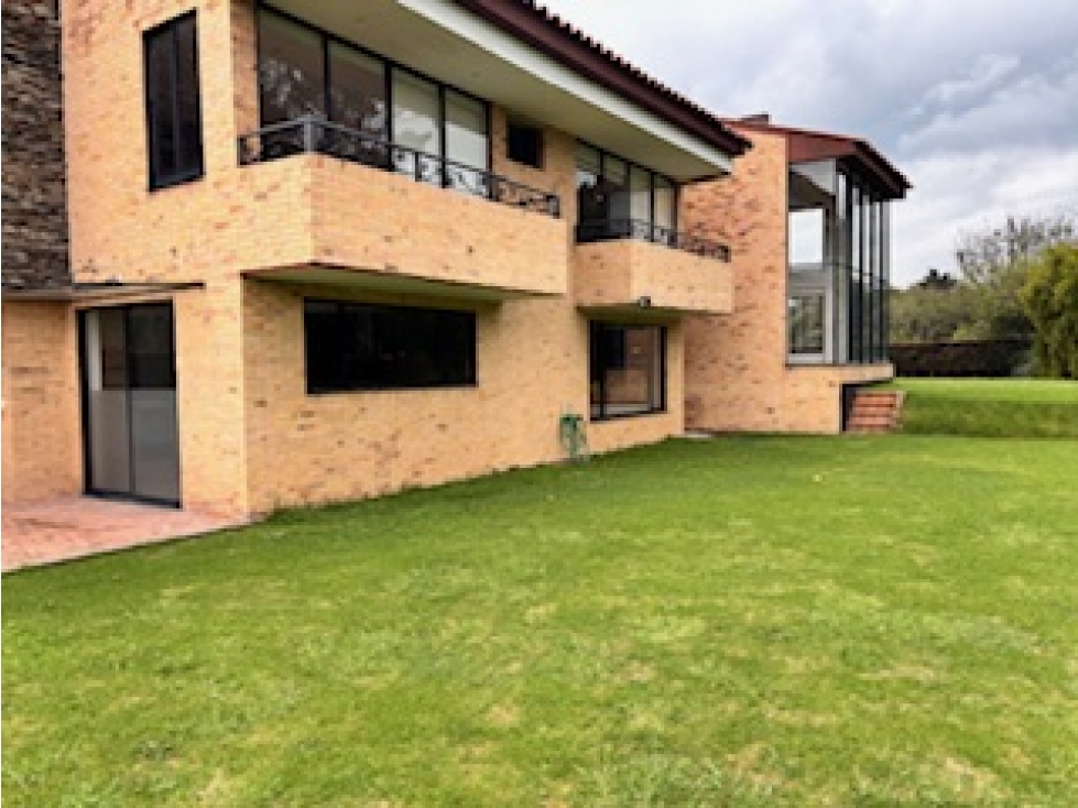 Bogota alquiler casa en San Simón 1430 mts