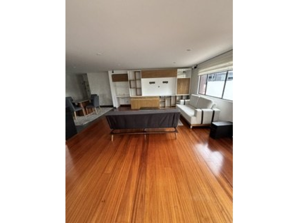 Bogota Alquiler apartamento en Santa Bárbara Amoblado 104 mts