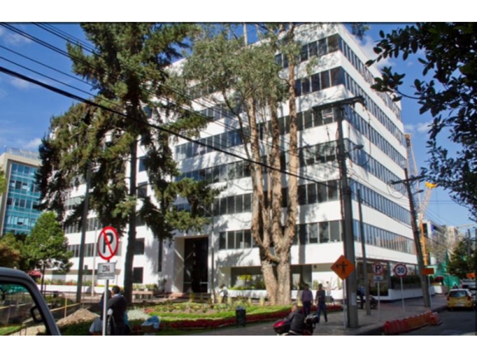Bogota arriendo oficina en chico edificio cortezza 1012 mts