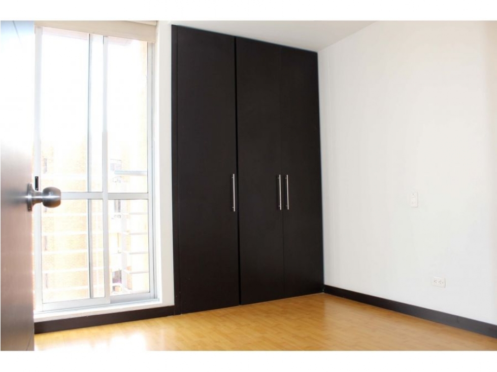 Bogota vendo apartamento en cedro golf area 100 mts — foto 6