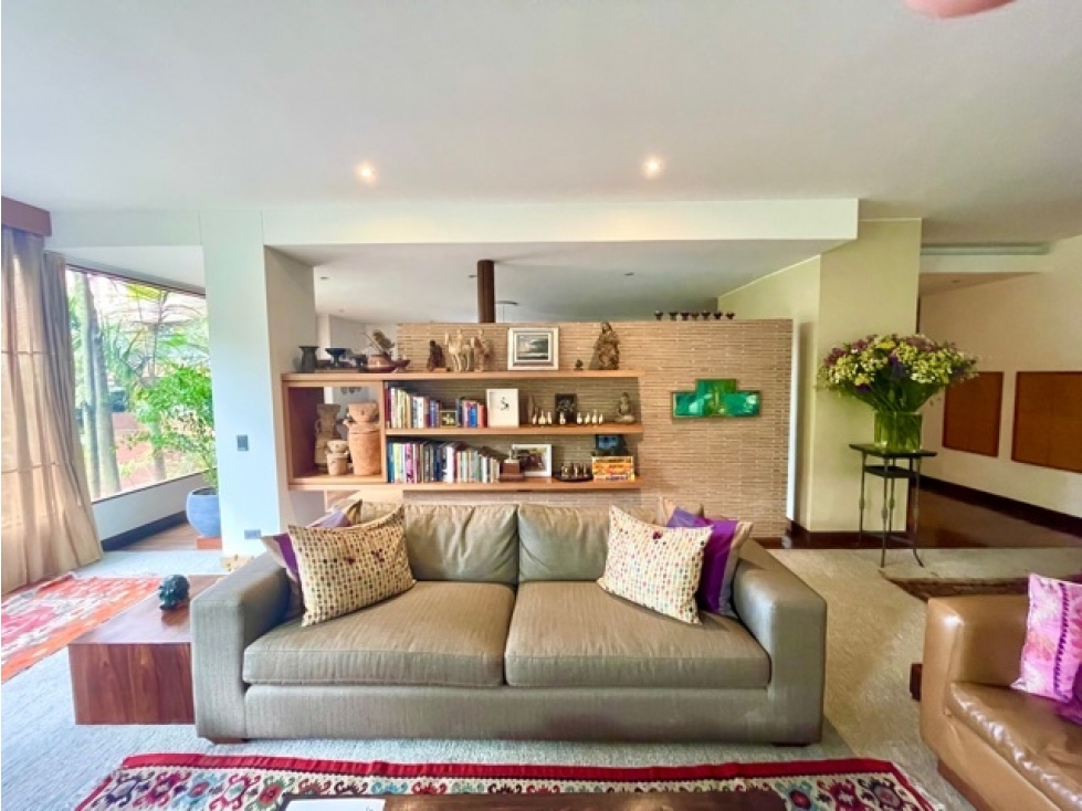 Bogota vendo apartamento remodelado en chico oriental area 360 mts
