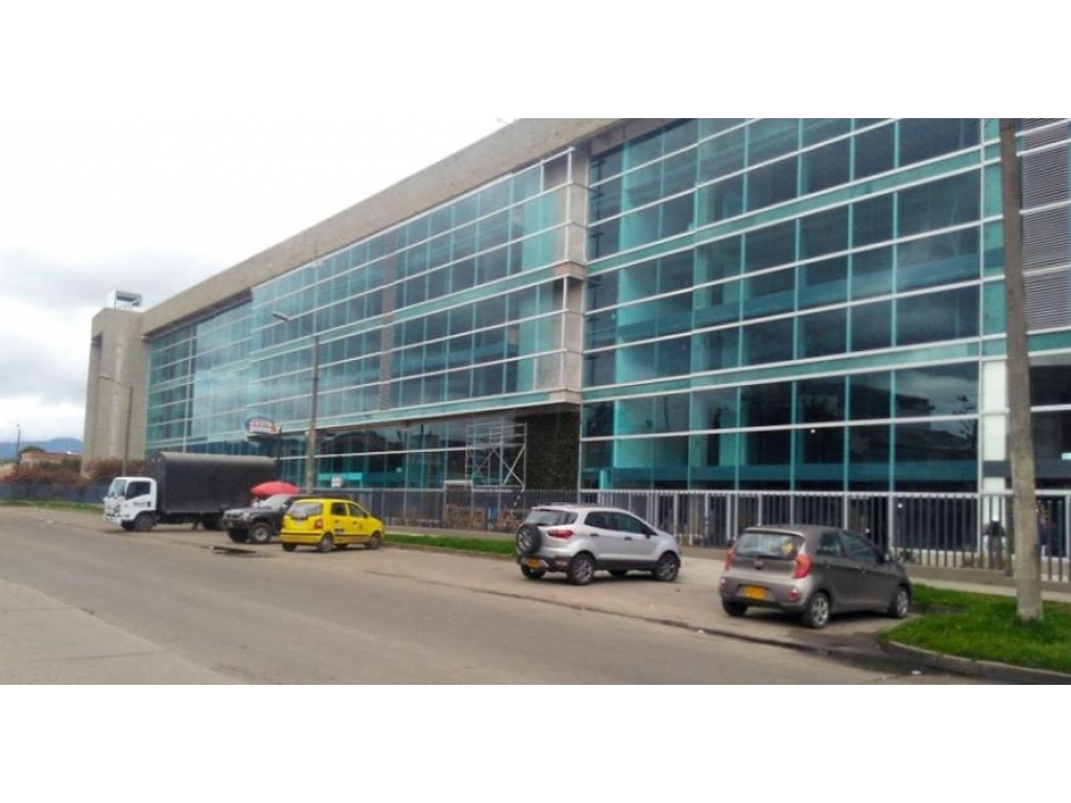 Bogota arriendo oficina en avenida el dorado area 1870 mts — foto 2