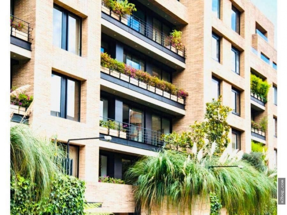 Bogotá, arriendo apartamento en Santa Barbara Alta de 390 metros