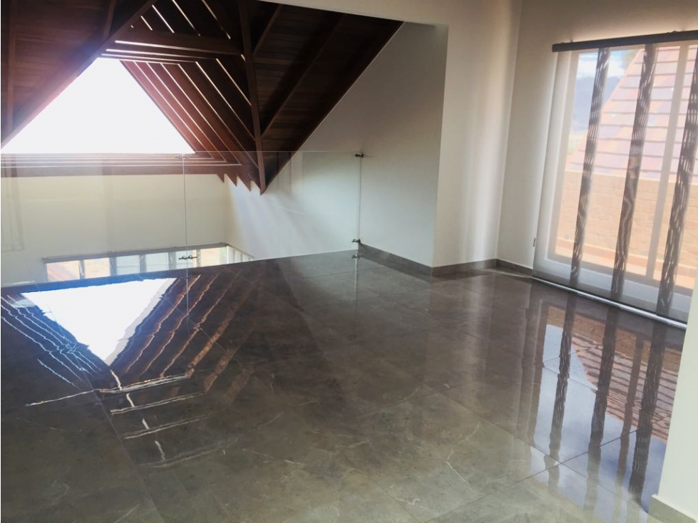 Bogotá,vendo casa esquinera en gratamira area 282 mts — foto 5
