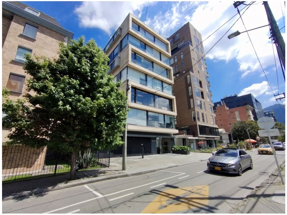 Bogota vendo oficina para inversión en chico norte area 72 mts.