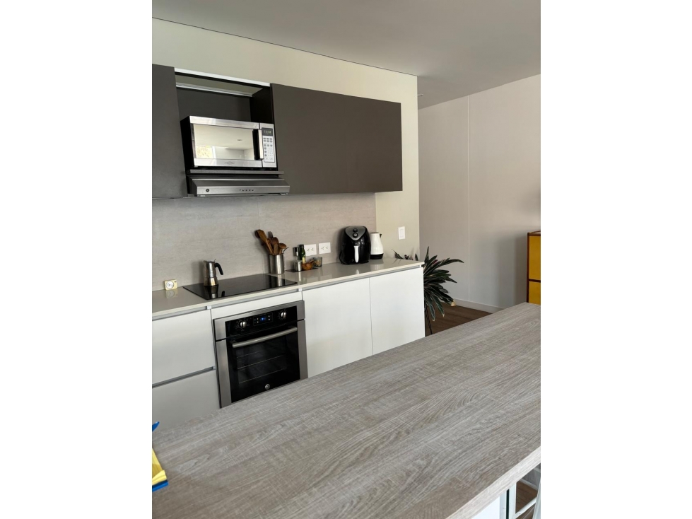Bogota alquiler apartamento amoblado en Antiguo Country 103 mts — foto 2