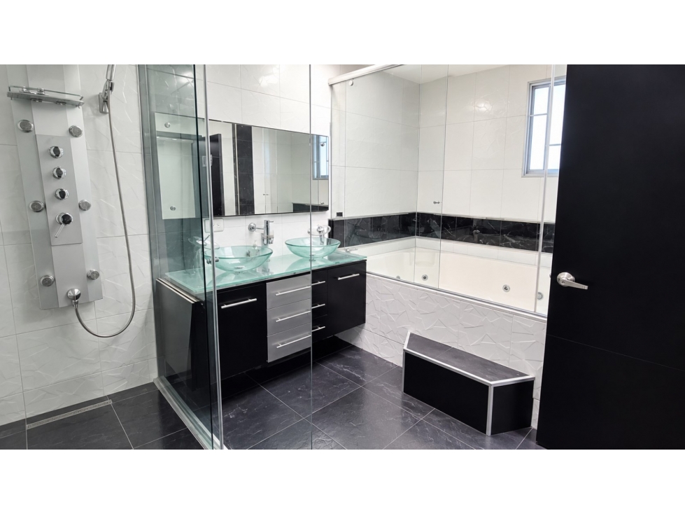 Bogota venta casa remodelada en modelia 192 mts — foto 2