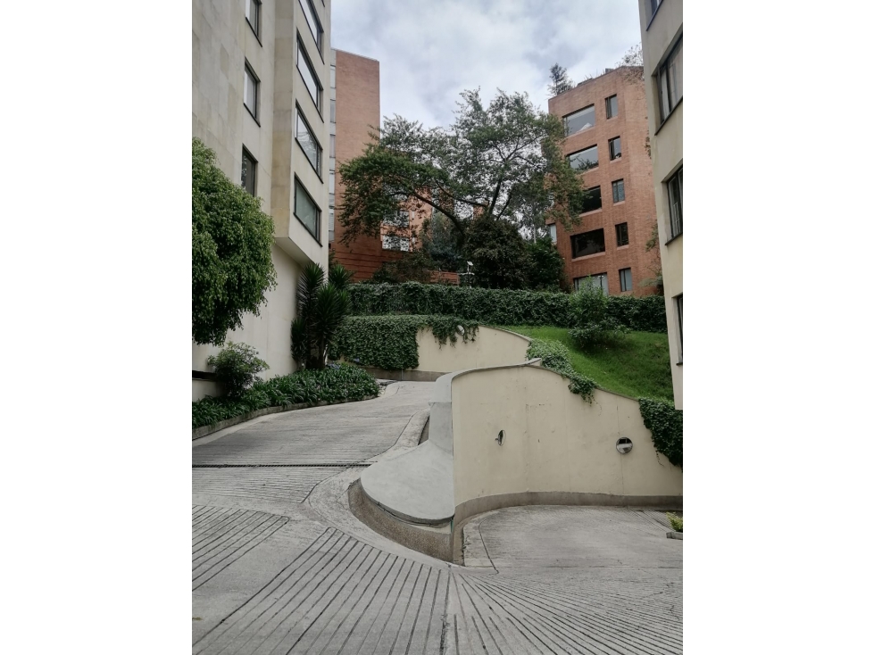 Bogota venta apartamento en Bosque Medina 206 mts