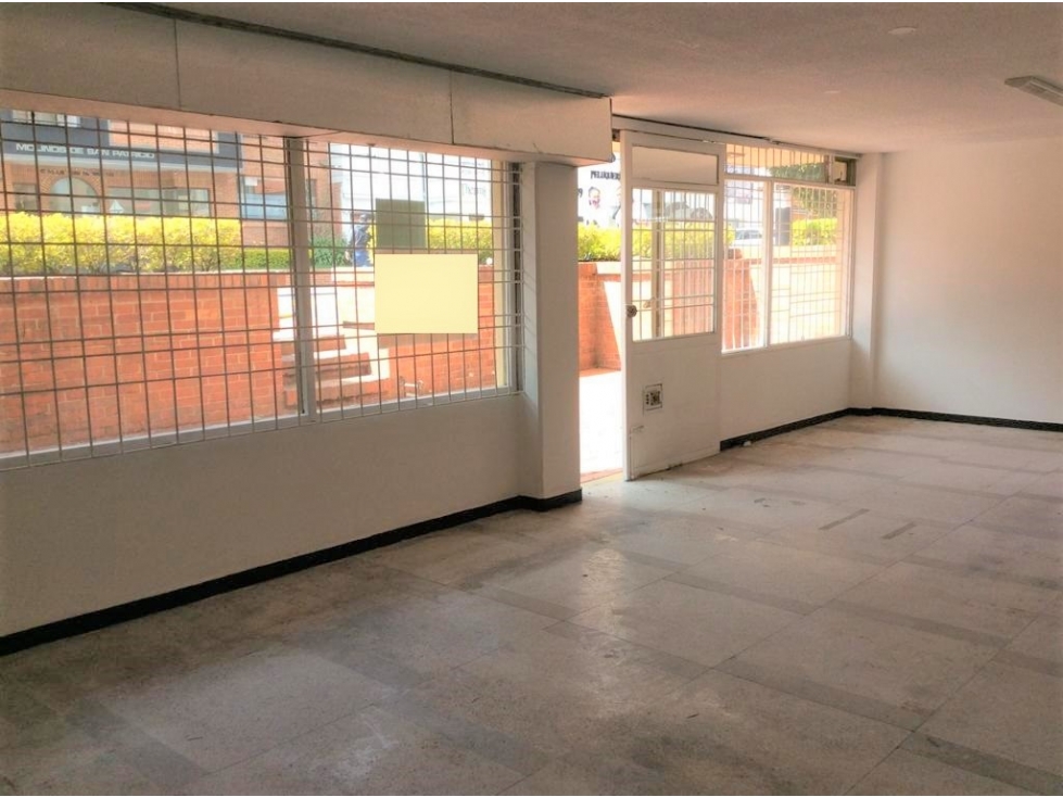 Bogota vendo local chico navarra area 42 mts