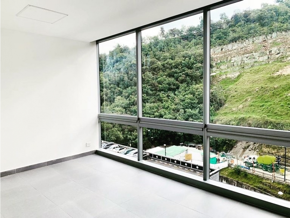 Bogota vendo oficina barrancas torre crystal area147 mts