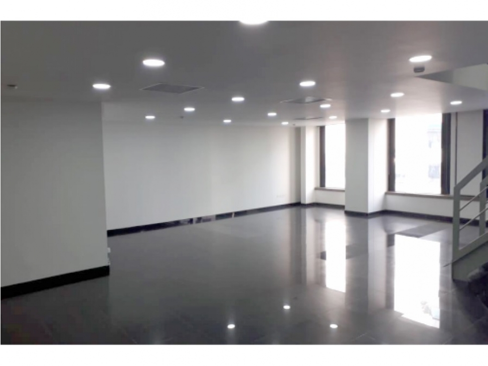 Bogota arriendo oficina en chico reservado area 550 mts