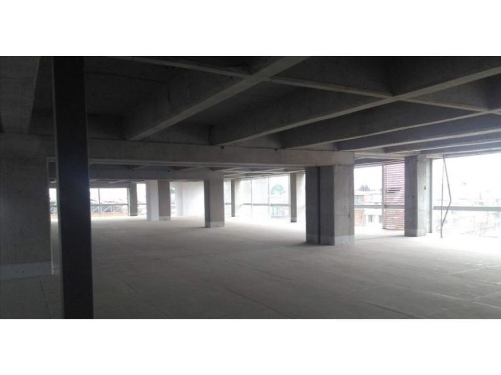 Bogota arriendo oficina en avenida el dorado area 1870 mts — foto 5