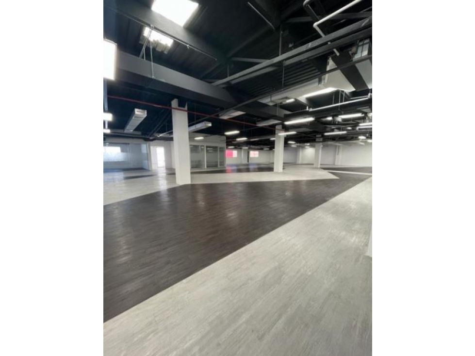 Bogota arriendo oficina en fontibon zona franca area 4262 mts
