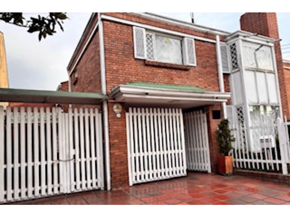 Bogota, venta casa Bifamiliar en Niza 483 mts