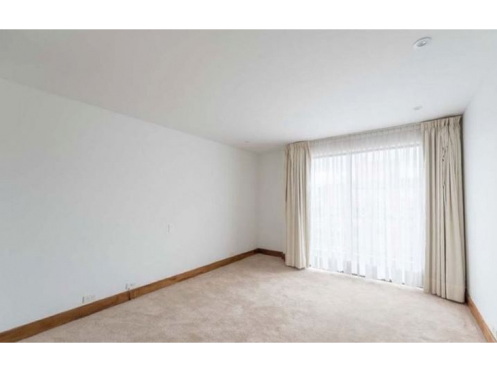 Bogotá vendo apartamento en rosales de 375 mts — foto 4