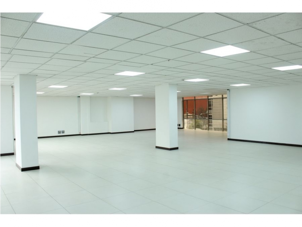 Bogota arriendo oficina en la castellana area 632 mts