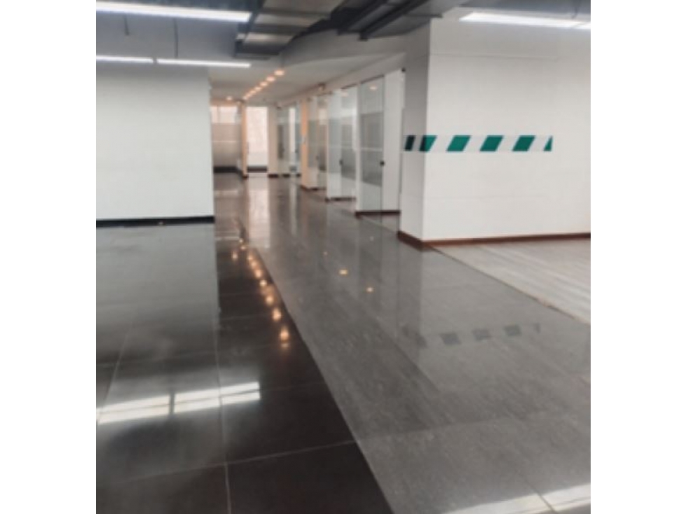 Bogota arriendo oficina en chico area 530 mts — foto 3