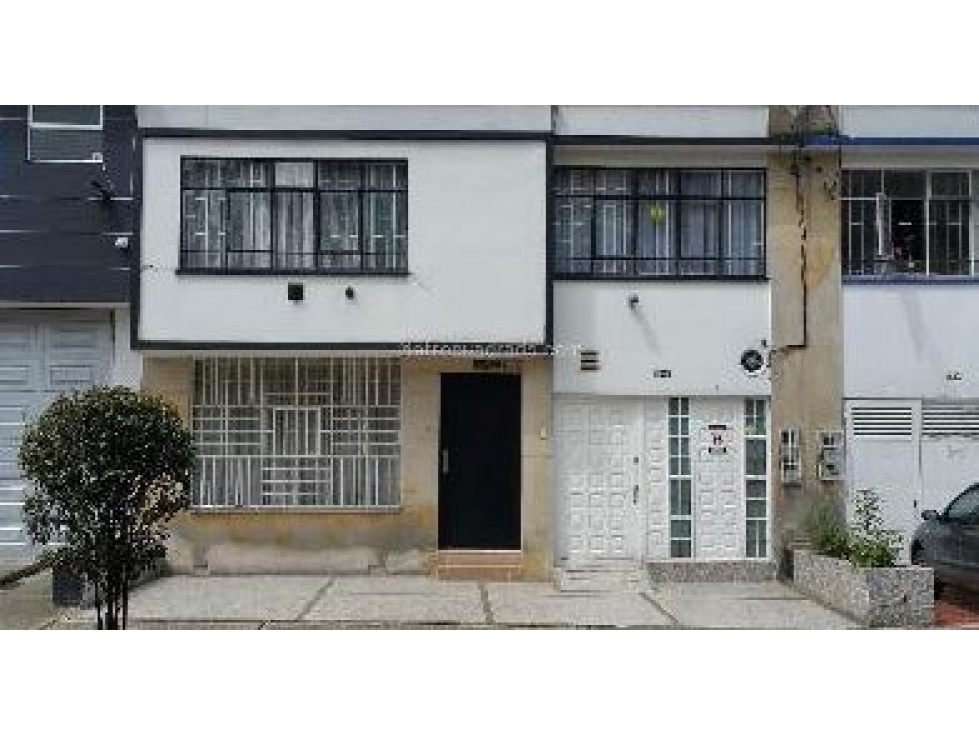 Bogota vendo casa remodelada en la soledad area 300 mts — foto 4