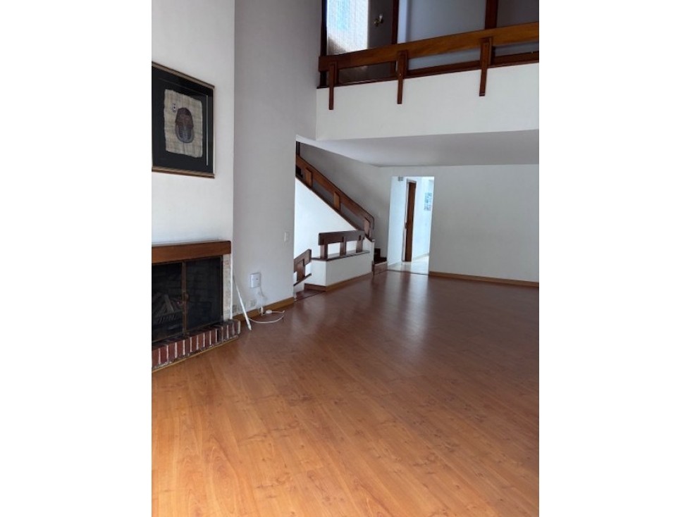Bogotá, vendo casa en barrio San Nicolás de 151 metros