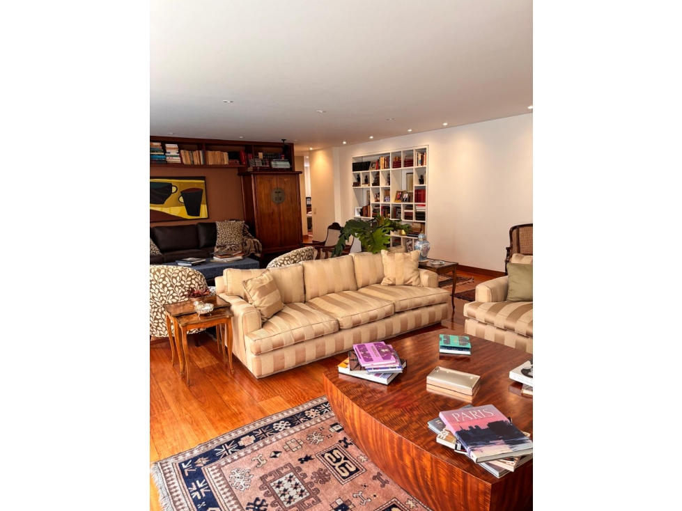 Bogota, venta apartamento en rosales bajo 240 mts — foto 2