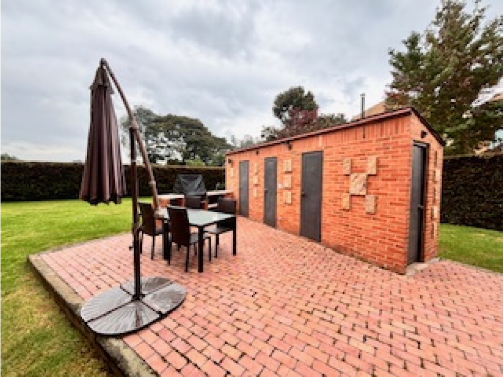 Bogota, venta casa en San Simon 1742.21 M2