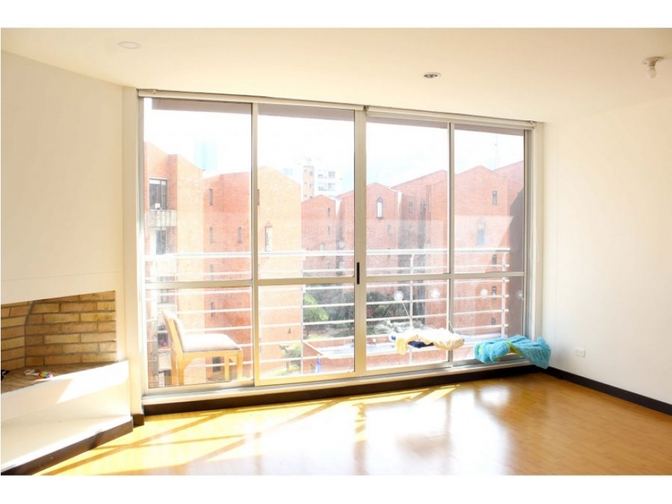Bogota vendo apartamento en cedro golf area 100 mts — foto 2