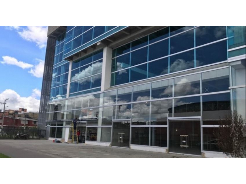 Bogota arriendo oficina en avenida el dorado area 1870 mts — foto 3