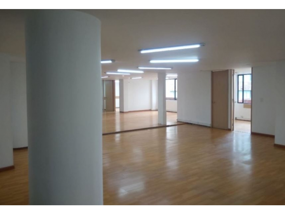 Bogota arriendo oficina en la porcincula area 343 mts — foto 4