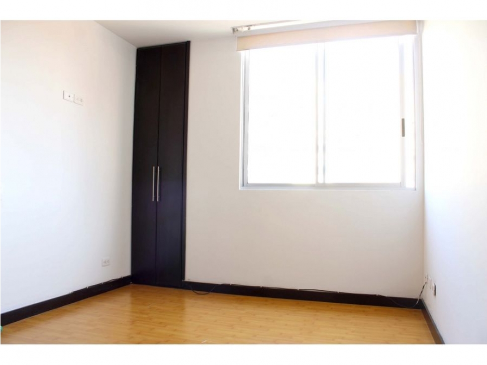 Bogota vendo apartamento en cedro golf area 100 mts — foto 5
