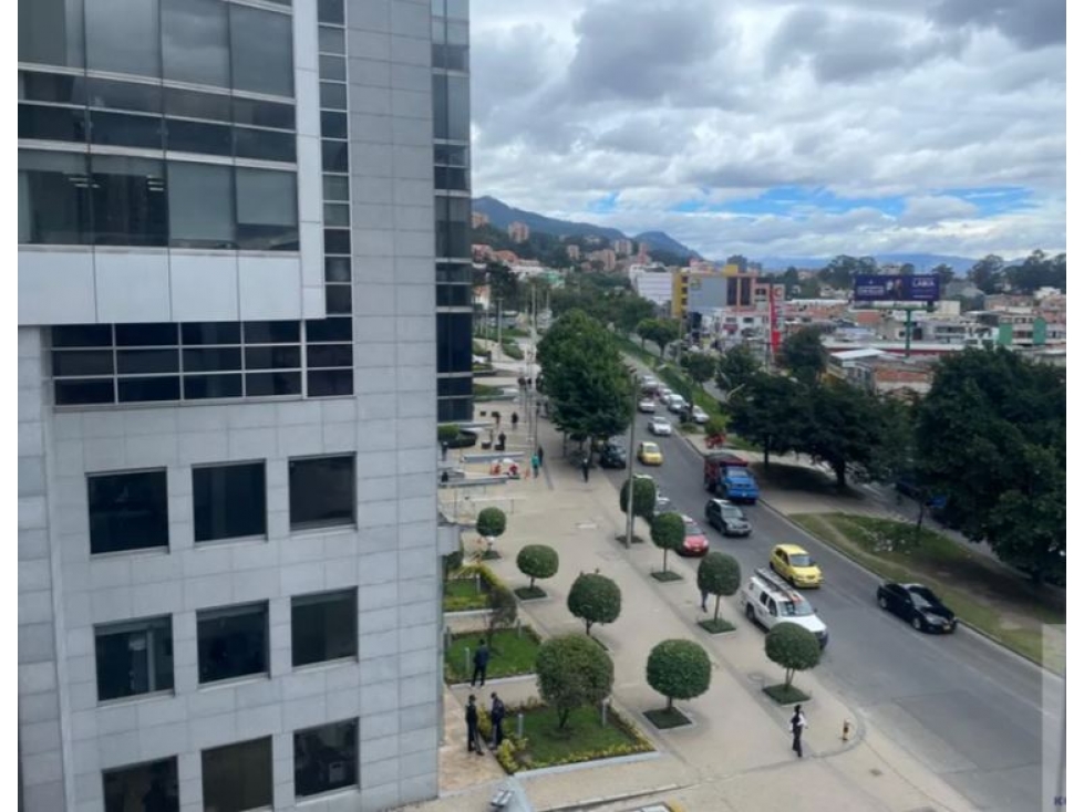Bogota vendo oficina duplex en north point area 900 mts — foto 2