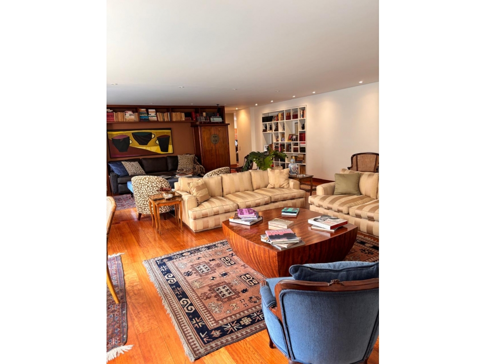 Bogota, venta apartamento en rosales bajo 240 mts — foto 3
