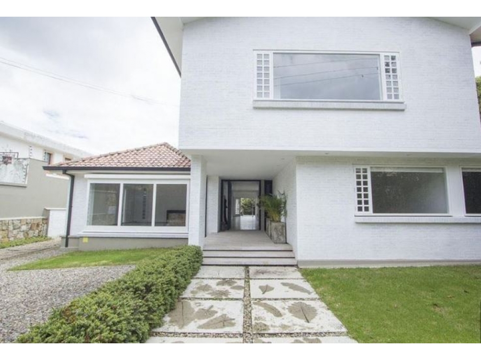 Boogta vendo casa remodelada en santa ana oriental area 655 mts