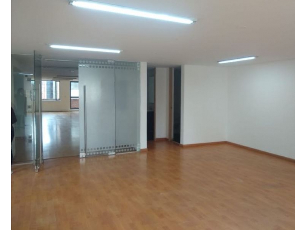 Bogota arriendo oficina en la porcincula area 343 mts — foto 5